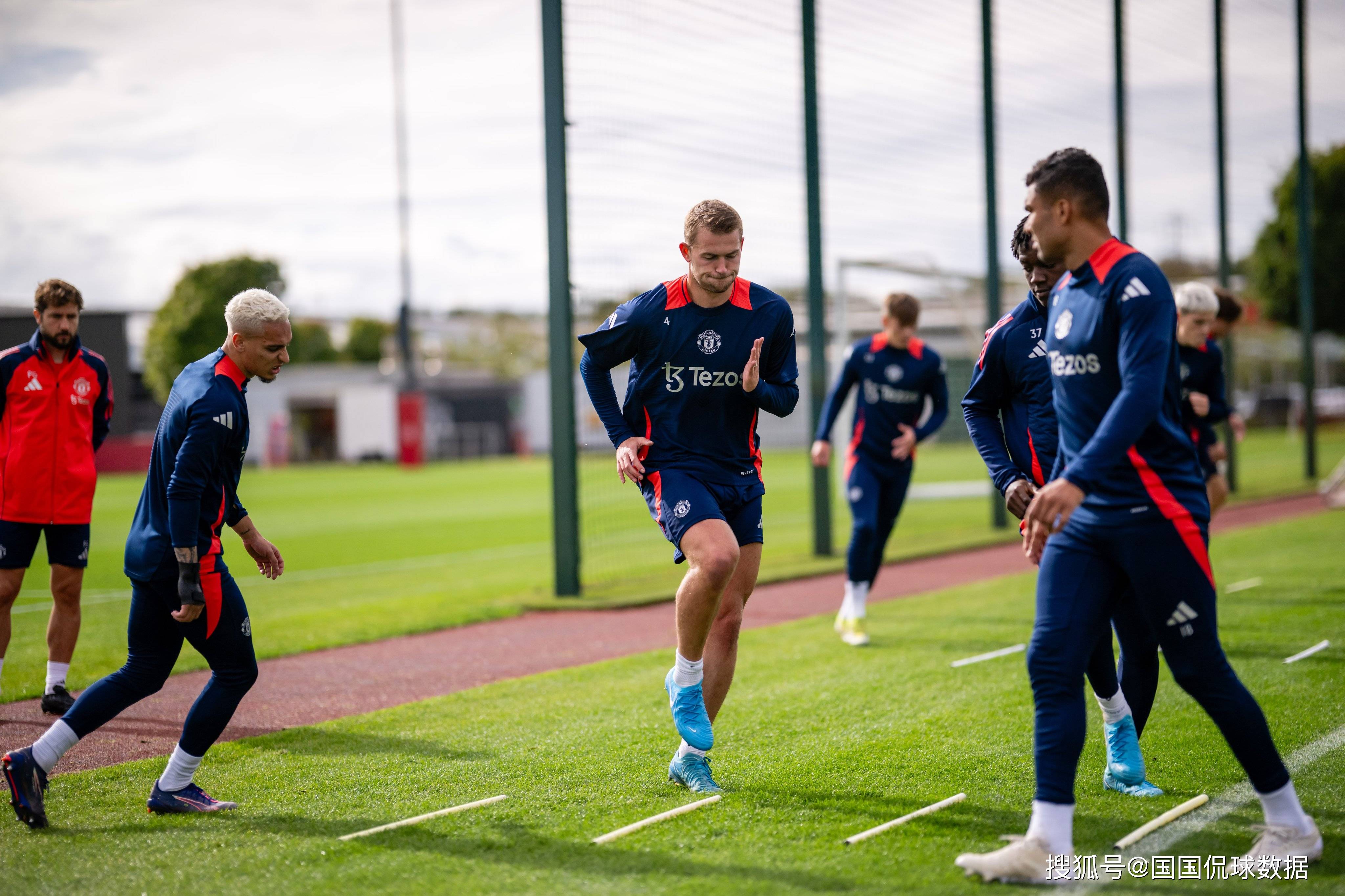 九游体育下载-关于风云突变！曼联今夜调整名单，英超版图或变，压力陡增，医务组通报恢复的信息