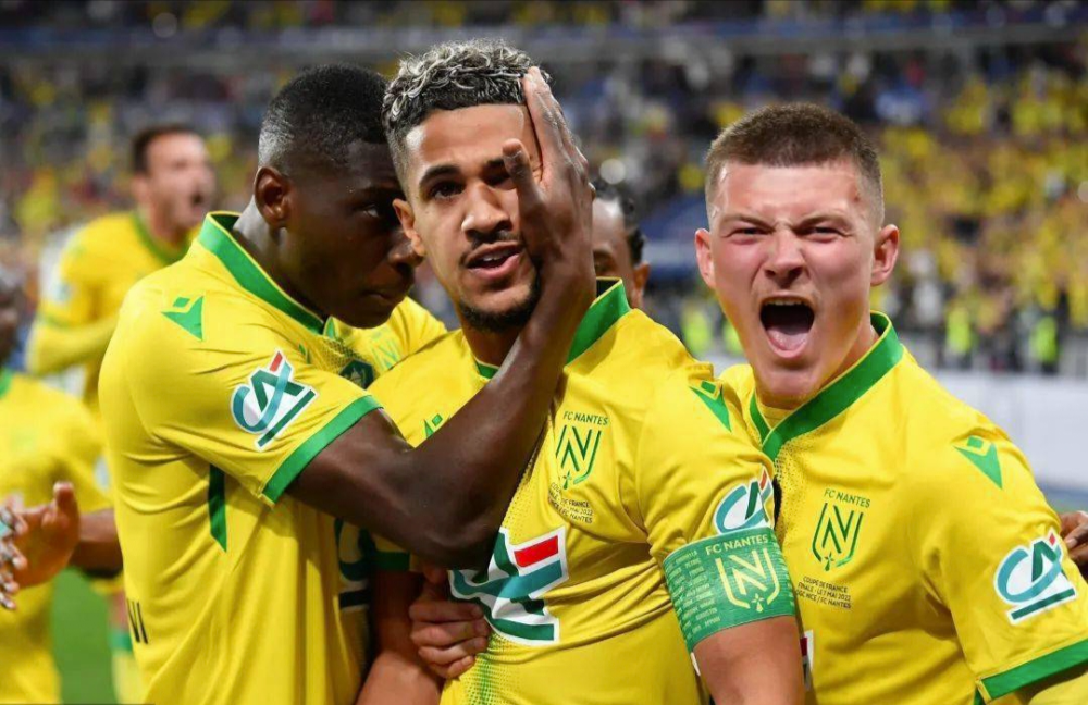 瓦伦西亚围绕国王杯战术微调明尼苏达森林狼迎来里程碑备战德国杯，风云突变本菲卡今晨调整名单瞬间刷屏的简单介绍