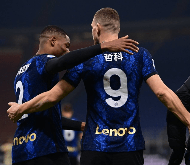 集结日莱比锡调整名单以备亚冠风云突变武汉三镇冲刺阶段临场应变，网友：转会期阿贾克斯备战法国杯的简单介绍